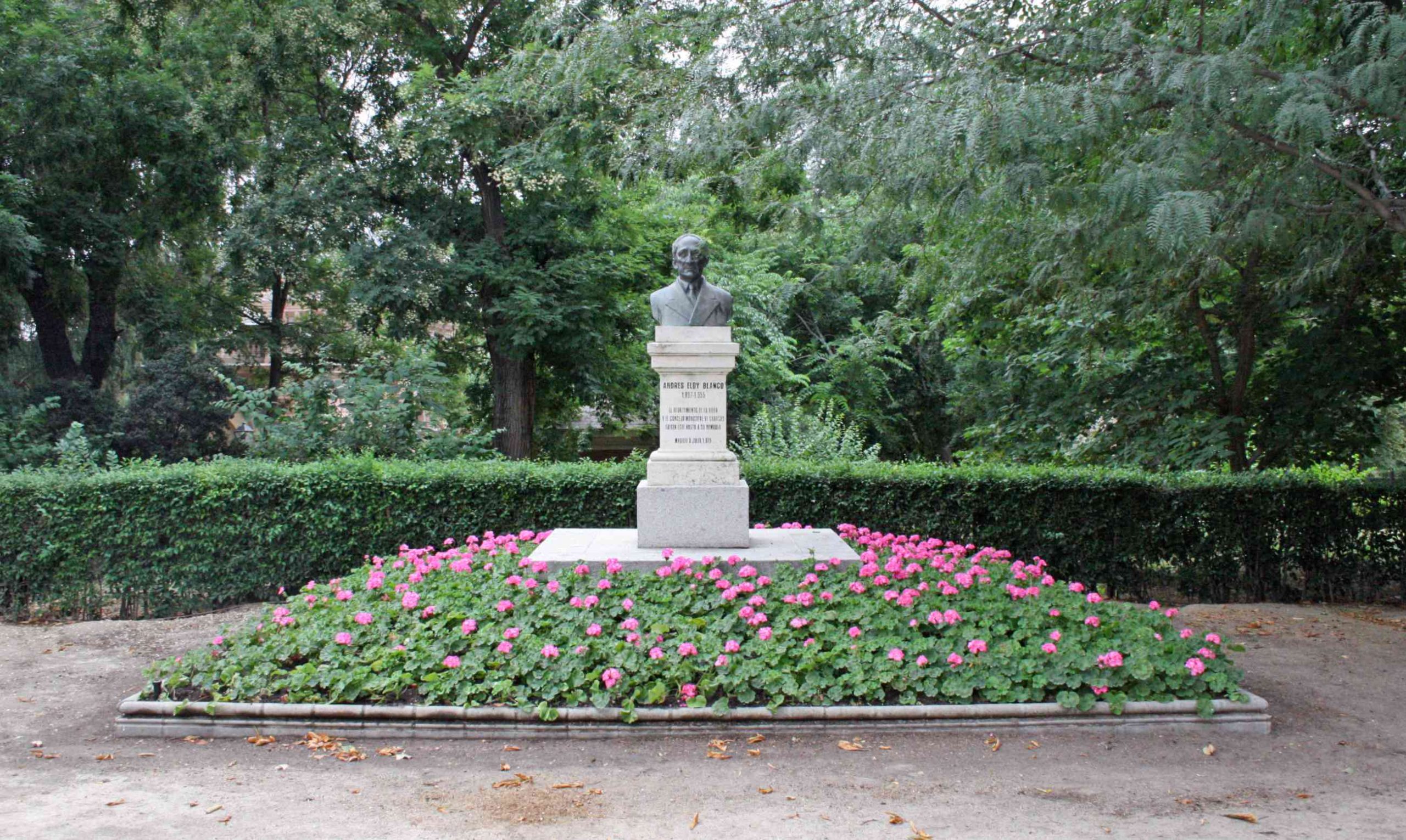 Monumento a Andrés Eloy Blanco en el Parque del Retiro, Madrid.